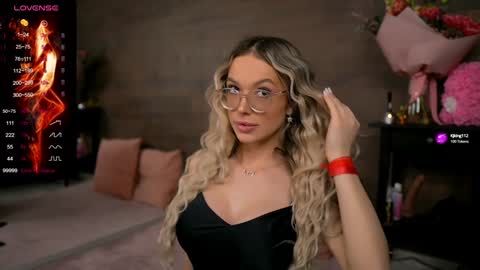 Kylie online show from 02/06/25, 10:53