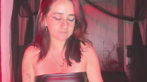 K Y L I E online show from 12/19/25, 01:18