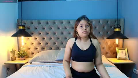 Snapshot of kyliesweett chatting on 07/17/26, 02:24 kyliesweett online show from 07/17/26, 02:24