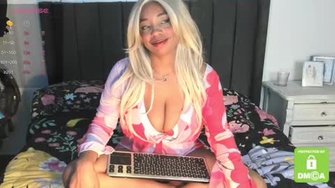 kylie white boobs online show from 01/31/25, 04:27