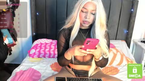kylie white boobs online show from 02/10/25, 07:49