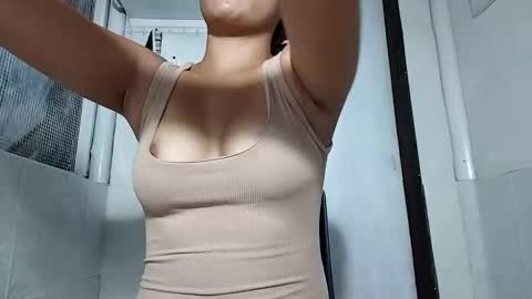 Snapshot of kyliexx98 chatting on 12/05/25, 01:58 kylie online show from 12/05/25, 01:58