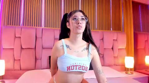  KYLIE  online show from 11/28/25, 04:31