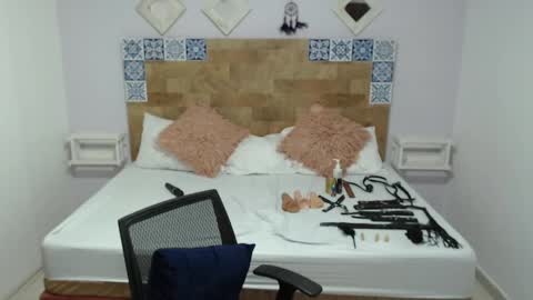 Kylie online show from 02/02/25, 02:13