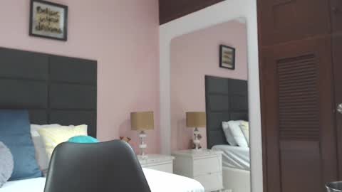 Kylie online show from 02/13/25, 04:07