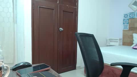 Kylie online show from 12/15/25, 11:03