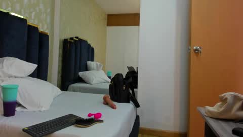 Kylie online show from 04/01/26, 01:41