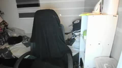 Eynah online show from 04/17/26, 04:10