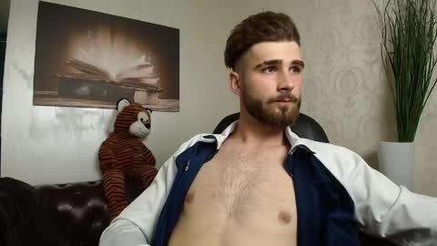 KyloEast online show from 06/09/26, 04:24