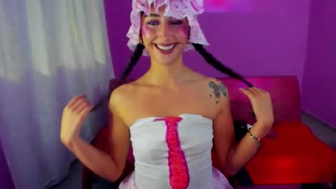 Kym Giraldo online show from 11/01/25, 07:43