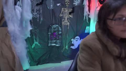 Kyomi online show from 10/18/25, 12:28