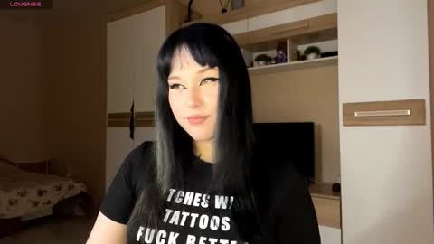 Eva online show from 10/28/25, 07:34