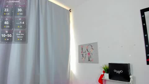 Alejandra online show from 12/05/25, 07:10