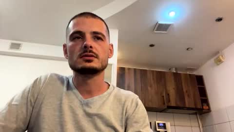 kyravee online show from 10/07/25, 09:56