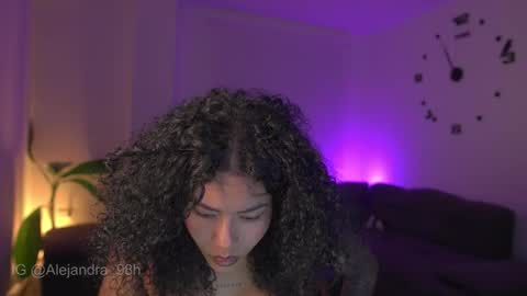 schedule 300 pm - 1100pm colombia time online show from 02/17/26, 11:55