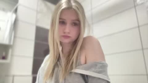 Amanda online show from 05/01/26, 05:39