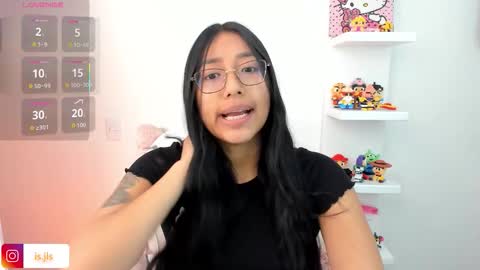 Snapshot of kyy_isa chatting on 09/11/25, 04:45 IG online show from 09/11/25, 04:45