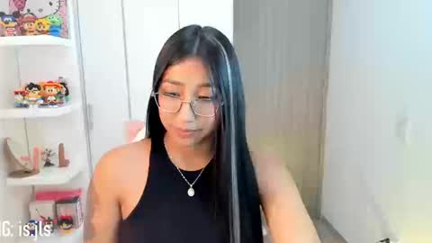 Snapshot of kyy_isa chatting on 09/23/25, 04:15 IG online show from 09/23/25, 04:15