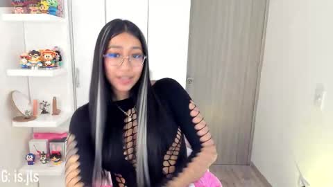 Snapshot of kyy_isa chatting on 10/03/25, 03:14 IG online show from 10/03/25, 03:14