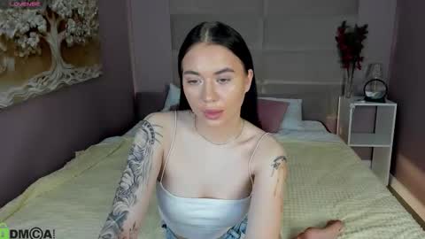 Snapshot of l1llian_lee chatting on 02/27/26, 09:42 lilia online show from 02/27/26, 09:42