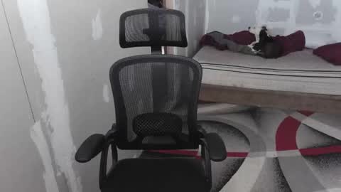 l1v1nth3dr3am online show from 09/15/25, 12:21