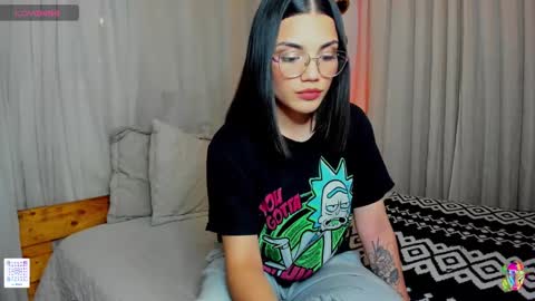 Snapshot of la_briela chatting on 01/19/25, 02:47    Help me reach 50 likes online show from 01/19/25, 02:47