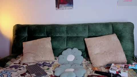 Snapshot of la_briela chatting on 05/08/26, 02:39 Help me reach 50 likes online show from 05/08/26, 02:39