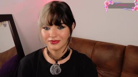 Snapshot of la_diabla_111_ chatting on 05/27/26, 09:34 Karime online show from 05/27/26, 09:34