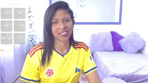 Snapshot of la_negritaa chatting on 06/17/26, 07:59 Sara online show from 06/17/26, 07:59