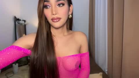 ISABEL online show from 03/18/26, 09:23