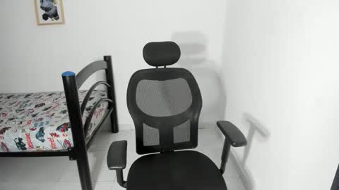 la_pequena_culona online show from 03/17/26, 06:00