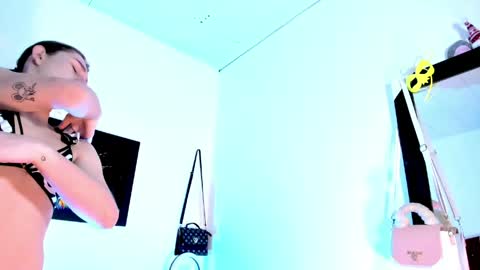 Snapshot of la_ratona_1 chatting on 05/23/26, 10:52 AriSaray online show from 05/23/26, 10:52