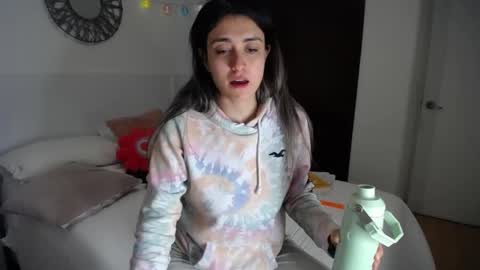 Snapshot of la_rola_ chatting on 04/28/26, 03:00 Catalina online show from 04/28/26, 03:00