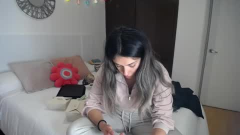 Snapshot of la_rola_ chatting on 05/28/26, 03:26 Catalina online show from 05/28/26, 03:26