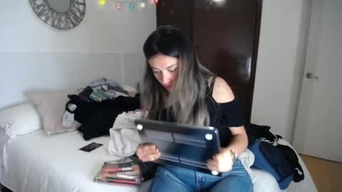 Snapshot of la_rola_ chatting on 06/02/26, 05:42 Catalina online show from 06/02/26, 05:42