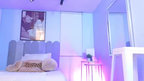 Cris  online show from 02/18/25, 11:33