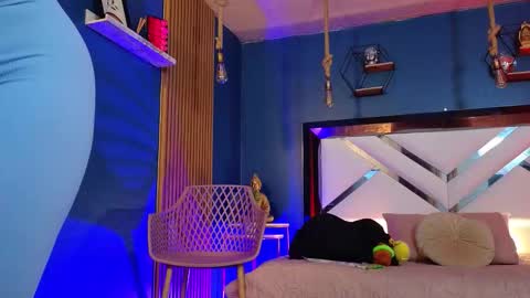 Cris  online show from 11/14/25, 11:09