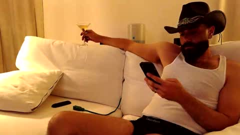 Snapshot of laboy32 chatting on 05/11/26, 03:34 laboy32 online show from 05/11/26, 03:34