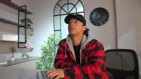 labrinthteasing online show from 12/16/25, 12:54