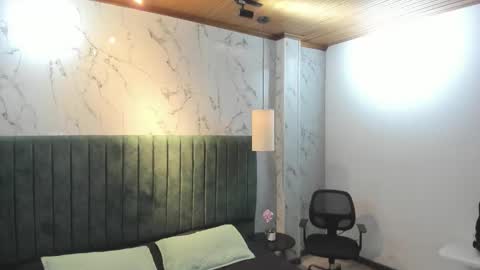 Snapshot of labrinthteasing chatting on 02/01/26, 12:04 labrinthteasing online show from 02/01/26, 12:04