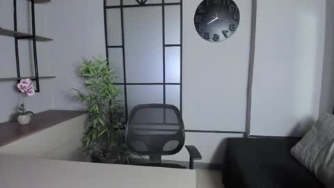 Snapshot of labrinthteasing chatting on 02/02/26, 02:27 labrinthteasing online show from 02/02/26, 02:27