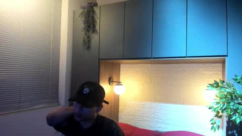 Snapshot of labrinthteasing chatting on 02/13/26, 12:12 labrinthteasing online show from 02/13/26, 12:12