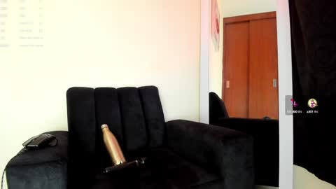 lace_victoria online show from 12/29/24, 10:14