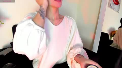 lace_victoria online show from 04/20/26, 12:35