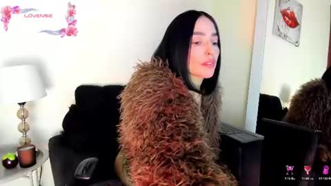 Snapshot of lace_victoria chatting on 07/10/26, 12:26 lace_victoria online show from 07/10/26, 12:26