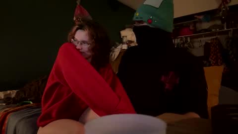 Snapshot of lacedinsin chatting on 09/24/25, 03:32 lacedinsin online show from 09/24/25, 03:32