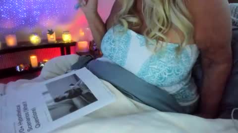 Snapshot of laceygrl chatting on 04/19/26, 04:45 Lacey online show from 04/19/26, 04:45