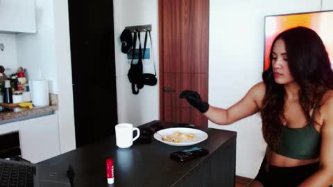 Jazmin online show from 11/13/25, 02:27