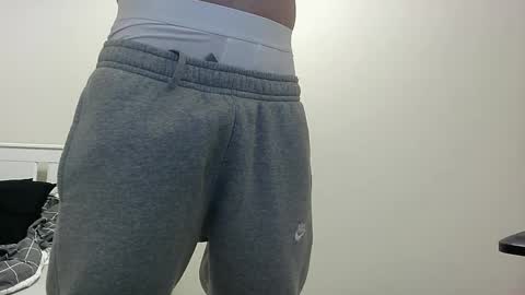 Snapshot of lacky13c_m chatting on 01/25/25, 11:32 Lacky online show from 01/25/25, 11:32