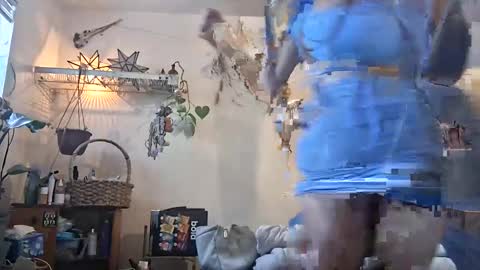 Snapshot of lacybell chatting on 05/05/26, 11:35 lacybell online show from 05/05/26, 11:35